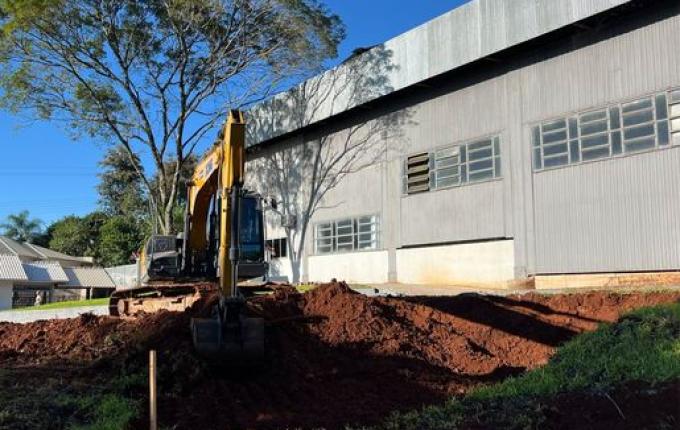 São João do Oeste promove revitalização da Praça Central da Cidade