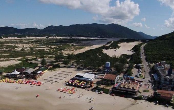 Seis a cada 10 praias de SC estão próprias para banho na 1ª semana de 2025, diz IMA