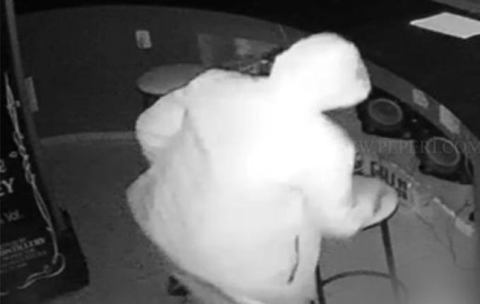 Imagens mostram ação dos bandidos em assalto a boate de SMO; vídeo