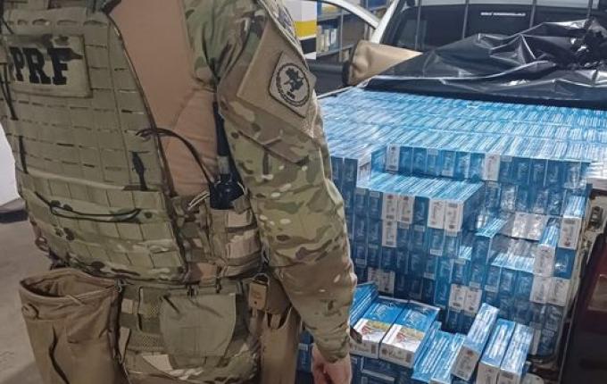 PRF e PMRv apreendem 26 mil maços de cigarros no Meio-Oeste de SC