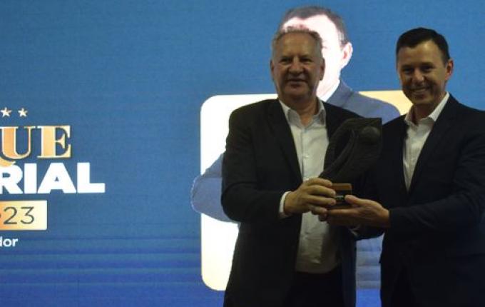 Entrega do Destaque Empresarial reúne mais de 500 pessoas no Clube Comercial