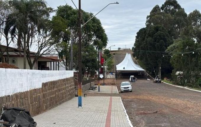 Expo Campo Erê 2025 começa a tomar forma com montagem dos estandes