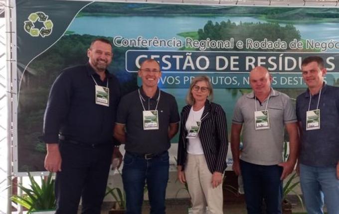 Prefeito de SJO visita projetos de Biogás no Paraná