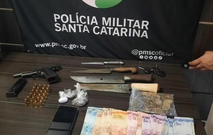 Homem é preso por ameaça, posse ilegal de arma e tráfico de drogas em Maravilha