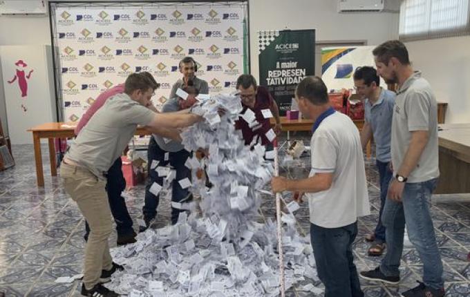 Festival de Prêmios 2024 da ACICE/CDL distribui mais de R$ 33 mil em vales-compras