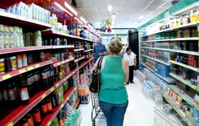 Gás de cozinha e cesta básica consomem mais de 67% do salário mínimo em SC