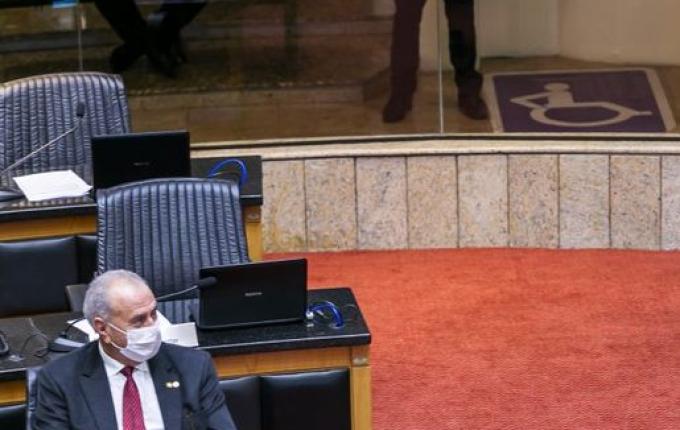 Alesc adia tramitação do impeachment contra governador Carlos Moisés