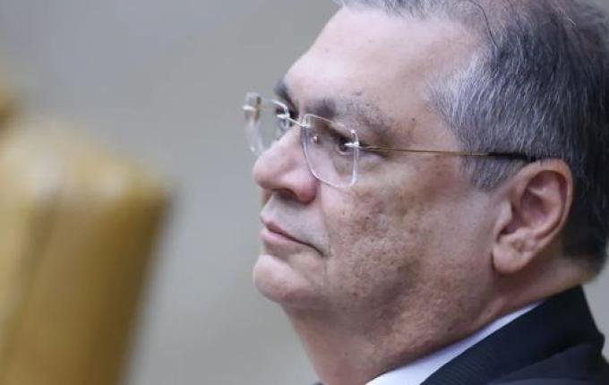 Dino determina inquérito para investigar R$ 694 milhões de “emendas Pix”