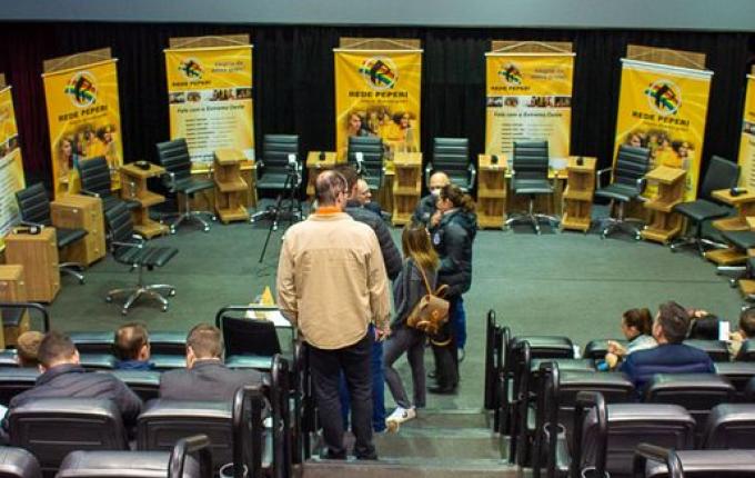 AO VIVO: 14 candidatos a Deputado Federal participam de debate na Peperi