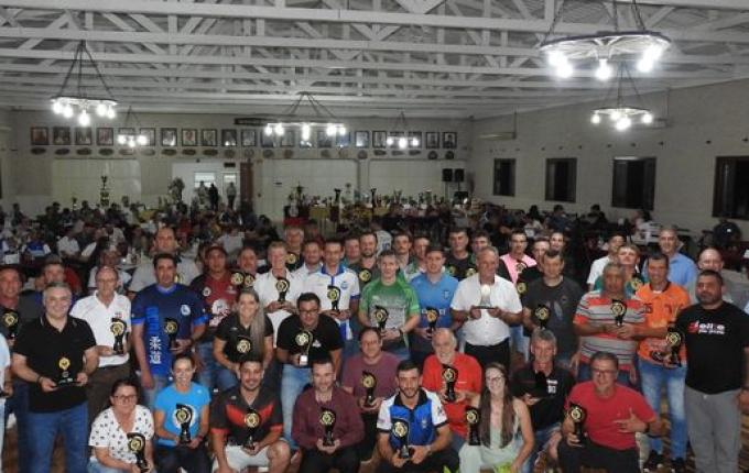 Desportistas são homenageados em São Miguel do Oeste