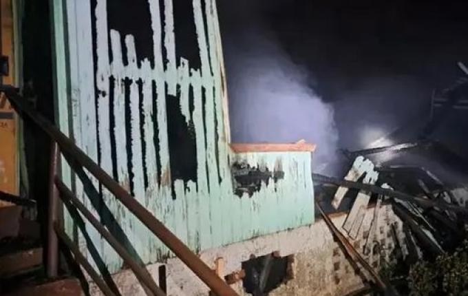 Incêndio deixa 11 mortos em Centro de dependentes químicos no RS