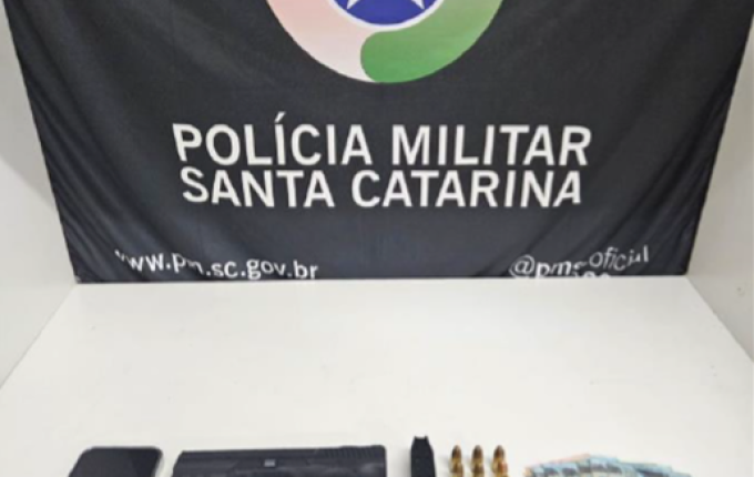 Dois homens são presos por porte ilegal de arma de fogo em bandeirante