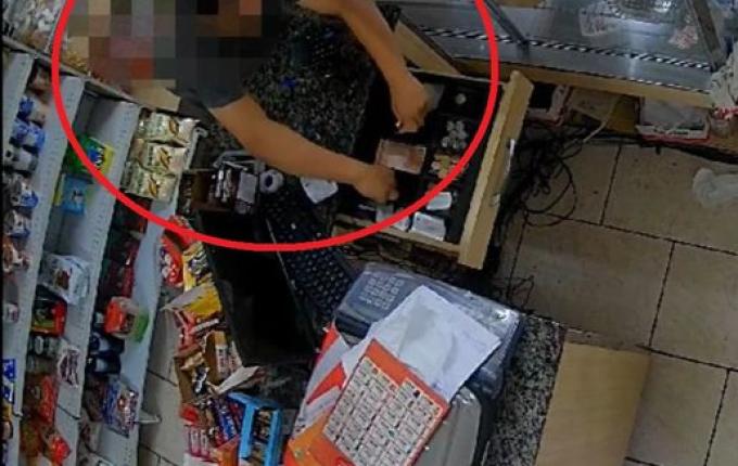 VÍDEO: Criminoso furta dinheiro do caixa de padaria no centro de SMO
