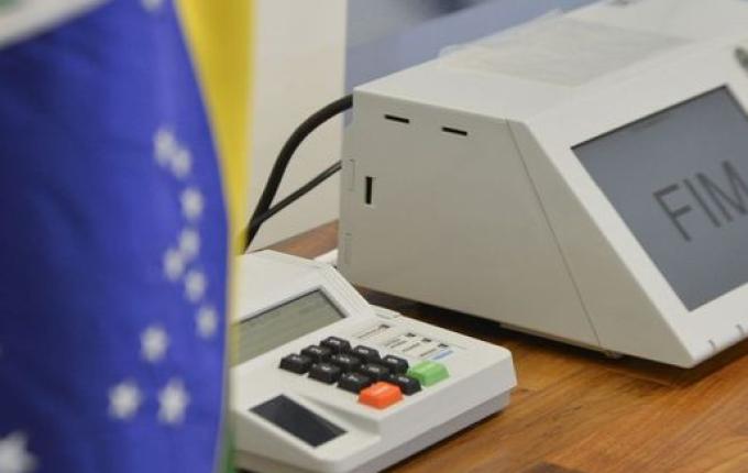 Barroso recebe presidentes da Câmara e do Senado para discutir eleição