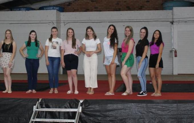 Novas soberanas da Festa da Fruta serão escolhidas neste sábado, em Mondaí