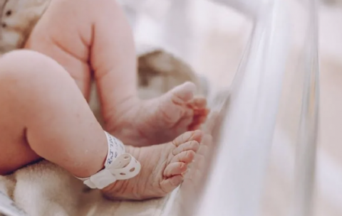 Bebê de 9 meses morre com suspeita de meningite bacteriana em Chapecó