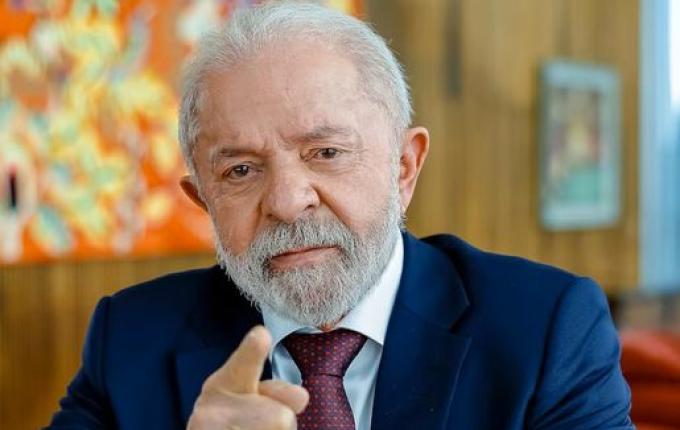 ‘Não é um gringo que vai dar ordem neste presidente’, diz Lula em resposta a Trump