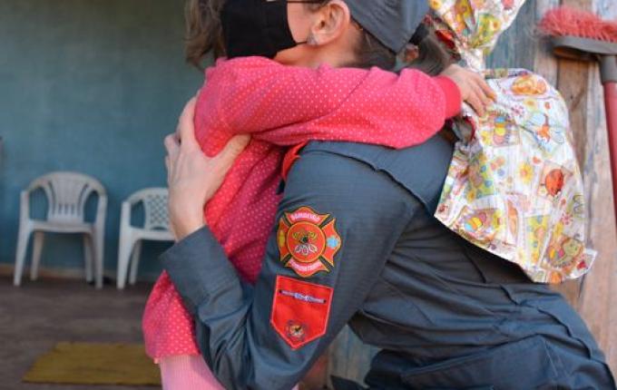 VÍDEO: Bombeiros arrecadam mais de três mil peças na Campanha do Agasalho 2020