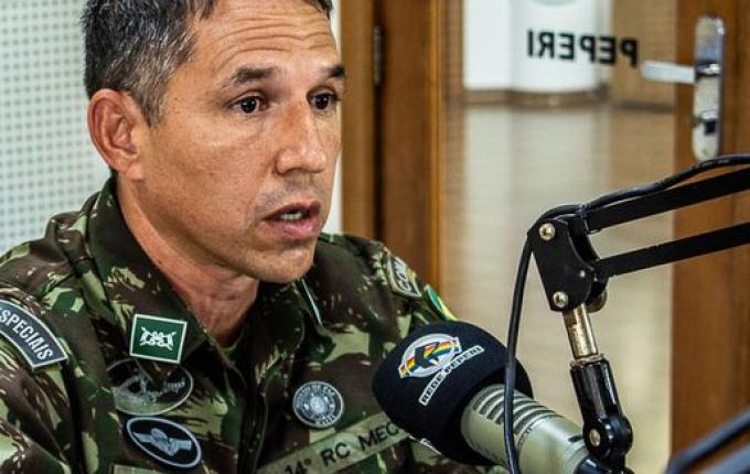 Peperi Rádio Repórter recebe Ten.Cel, Albuquerque, comandante do 14ºRCMec