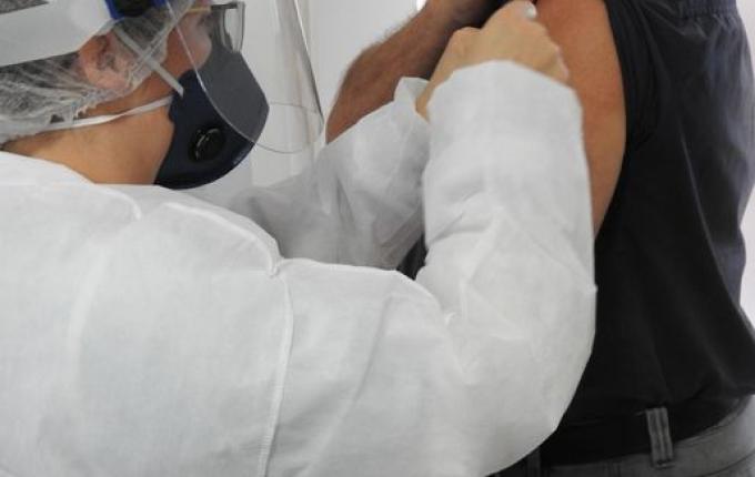 Em seis horas, Saúde aplica quase 1.500 doses de vacinas contra a gripe