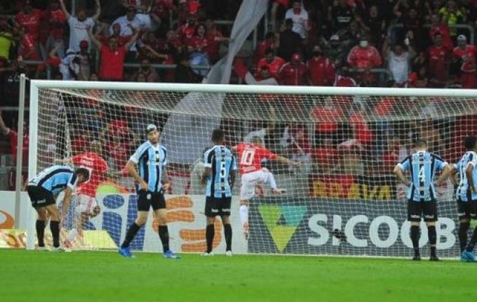 Inter vence o Gre-Nal e afunda ainda mais o Grêmio no Z4 do Brasileirão
