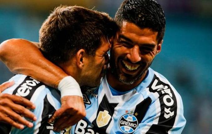 Grêmio goleia Novo Hamburgo e confirma liderança do Gauchão