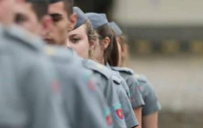 SC vai trocar escolas cívico-militares por Programa Cívico Familiar para projeto em 2024