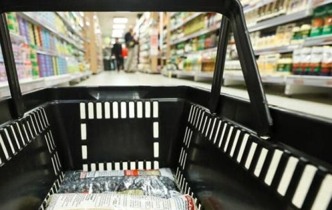 Artigos pessoais e supermercados puxam alta de 6% no comércio de SC