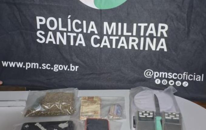 Polícia Militar apreende drogas e prende três em Dionísio Cerqueira