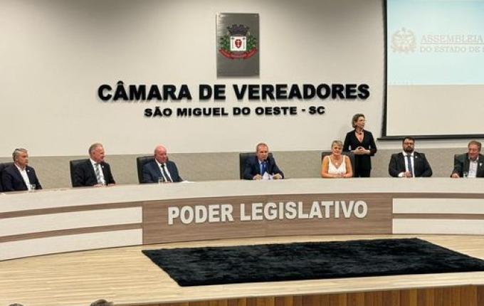 Sessão solene da Alesc faz homenagens aos 70 anos de SMO e 50 anos da Faismo