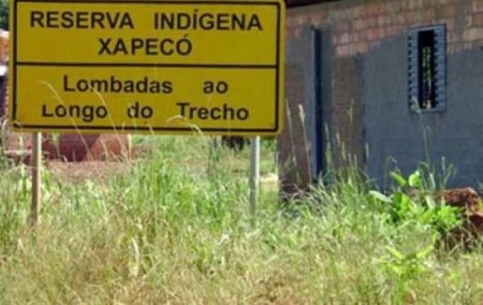 Mulher é morta com golpes de faca ao tentar defender o marido