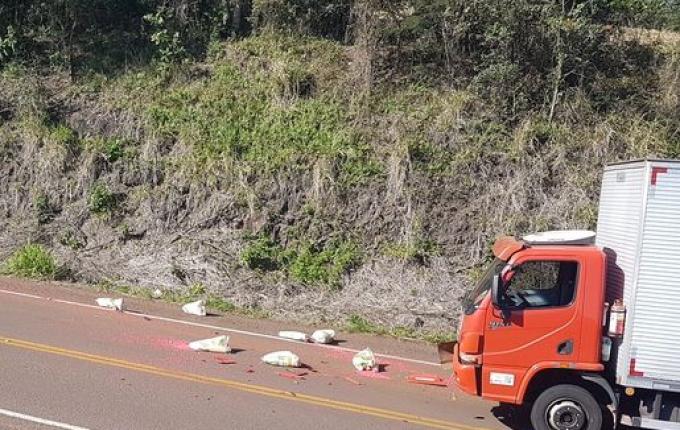 Acidente na SC 163 deixa trânsito lento