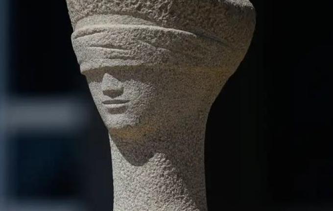 Moraes desbloqueia redes sociais do influenciador Monark