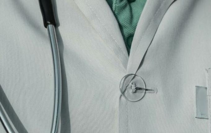 CRM investiga médico preso suspeito de gravar pacientes nuas no Oeste