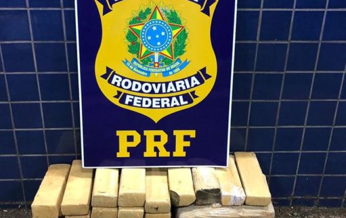 PRF de Guaraciaba apreende cerca de 40 quilos de maconha