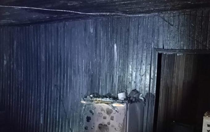 Incêndio em residência mobiliza bombeiros em Campo Erê