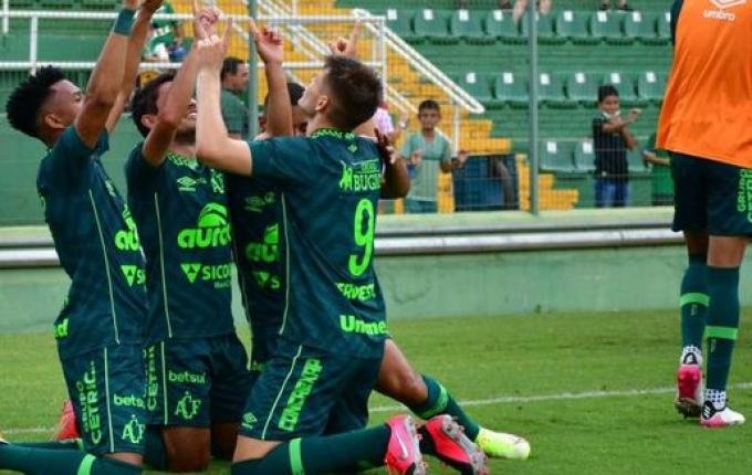 Chapecoense estreia com vitória diante do Barra no Campeonato Catarinense