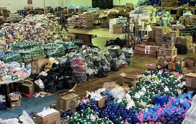 Voluntários de São Miguel do Oeste auxiliam vítimas das chuvas no RS