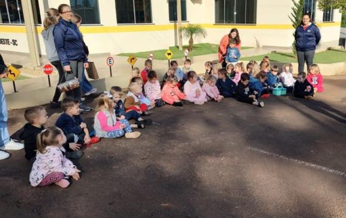 Alunos da EMEI Criança Feliz visitam Posto da PMRv