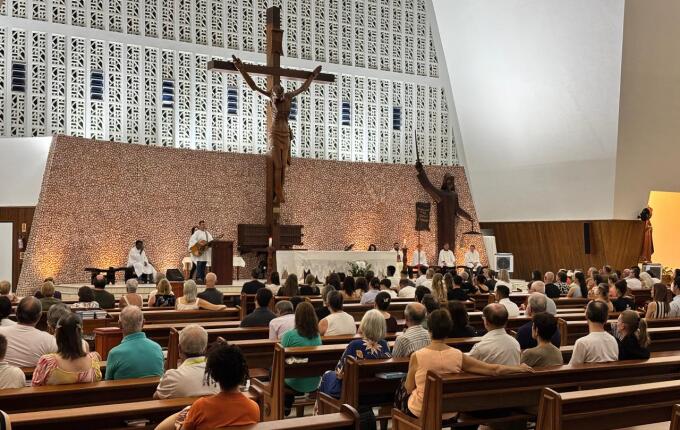 Missa de Lava-Pés abre celebrações do Tríduo Pascal em São Miguel do Oeste