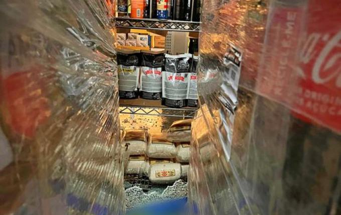 Incêndio atinge freezer de supermercado em SMO e é rapidamente controlado pelos bombeiros