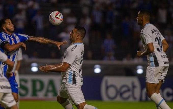Grêmio empata com CSA e pode perder vaga no G-4 da Série B