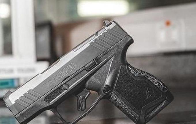 Tarifaço leva fabricante de armas no Brasil a adotar férias coletivas