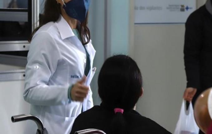 Funcionária do Hospital Regional com COVID-19 recebe alta em SMO