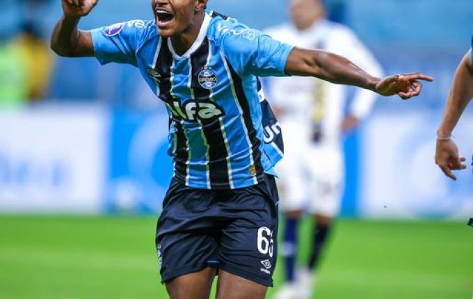 Grêmio vence, fica em segundo e vai pegar o Alianza Lima no playoff