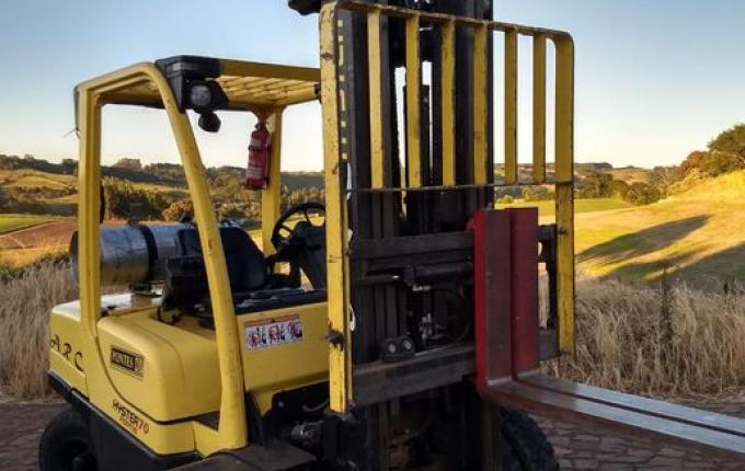 Criança fica ferida em acidente com empilhadeira em São José do Cedro