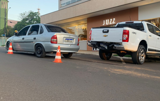 Colisão traseira deixa mulher ferida no centro de SMO