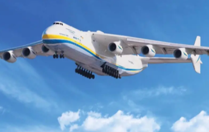 Imagens mostram maior avião de carga do mundo destruído na Ucrânia