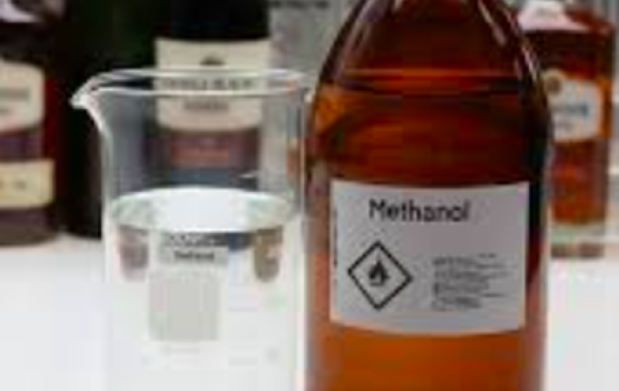 Brasil chega a 59 possíveis casos de intoxicação por metanol, diz ministro
