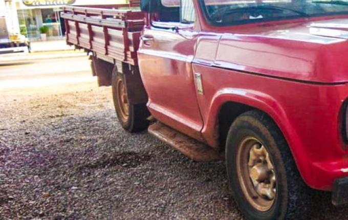 Caminhonete é furtada e proprietários pedem ajuda em SMO